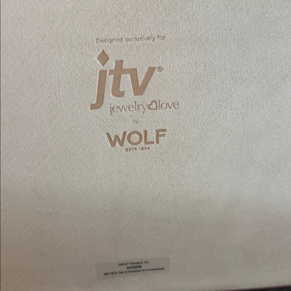 WOLF Cream Jewelry Display Case
BNWOT - Picture 3 of 3